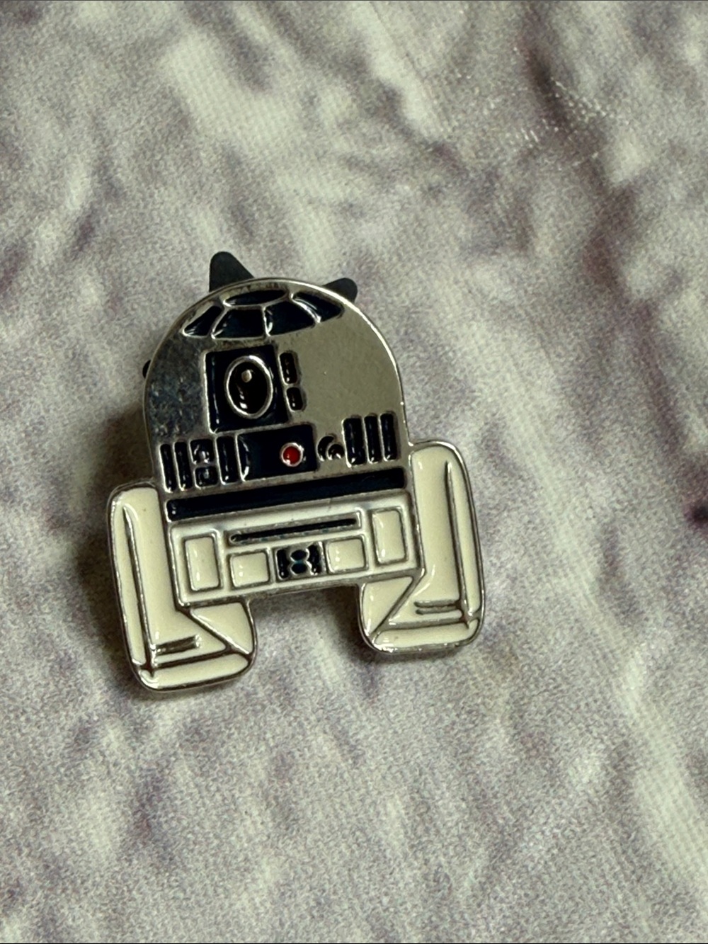 R2-D2 Star Wars enamel pin